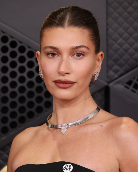 Hailey Baldwin with Matte skin makeup.